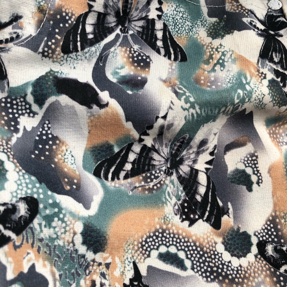 Butterfly pattern shorts - Picture 3 of 7